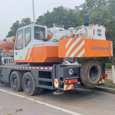 USED 25 Ton ZOOMLION QY25V Truck Crane FOR SALE photo-2