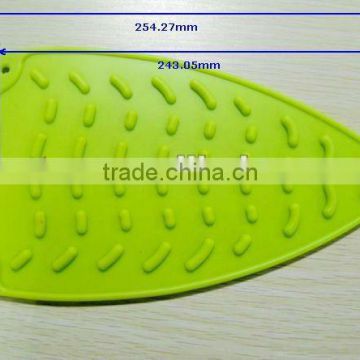 Flexible heat resistant silicone iron mat