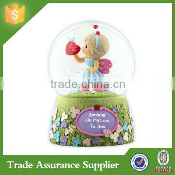Customized Polyresin Souvenir Gift Snow Globes photo-4