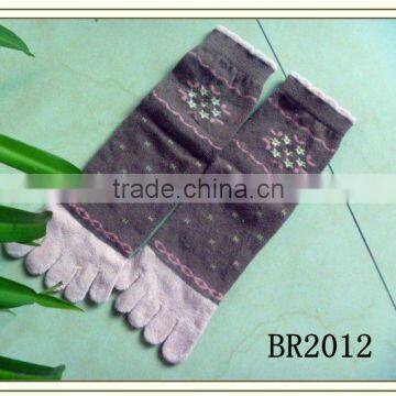 latest fashion five-toe socks