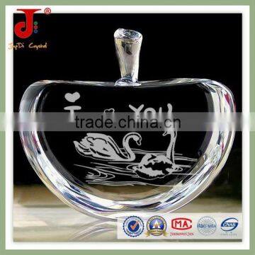 3D laser engraving crystal souvenirs in Europe