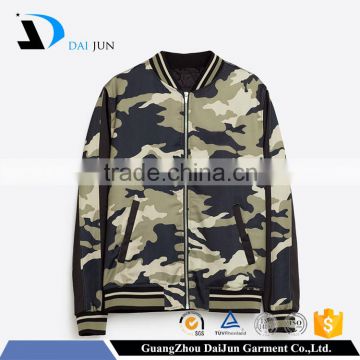 Daijun OEM fashionable camo waterproof custom logo men 100% polyester college jacket