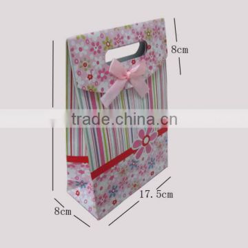 Decorative Gift Paper Bag with Die Cut Handles