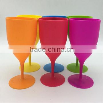 Hot sale in Amazon product,plastic frozen goblet wine glasses beautiful color glass