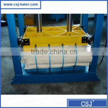 CE Certificated Vertical JP-40T Cotton-padded Clothes Hydraulic Baler photo-4