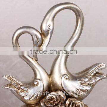 Resin Romantic Swan Figurines Gifts for Newly Married Couple photo-3