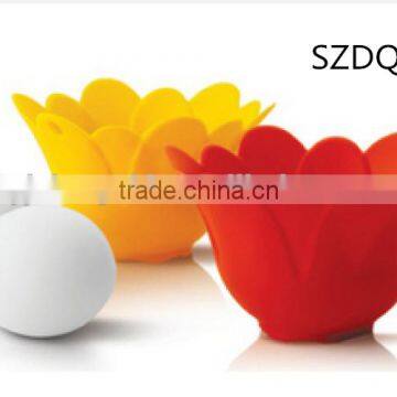 Hot sale food grade FDA and LFGB Flower shape silicone egg poacher/egg cooker/ egg boiler
