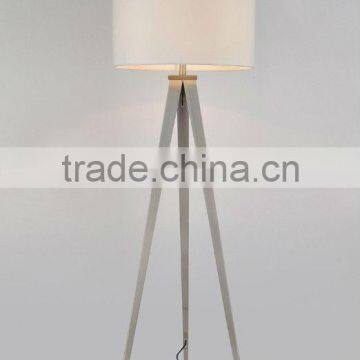 Modern Black /white Standing Floor Lamps /Unique Floor Light/decorative Tripod Floor Lamp