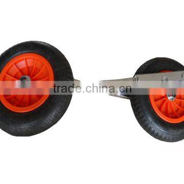 Transom dolly with wheel