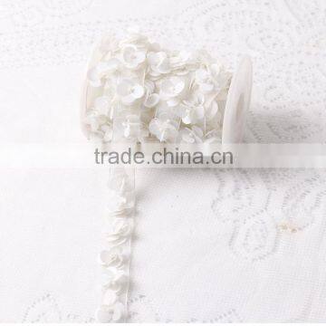 Custom design 1.5cm width white color sequins flower beaded lace trimmings for dresses