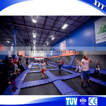 Enjoyable Jumping Indoor Trampoline with Safety Enclosure