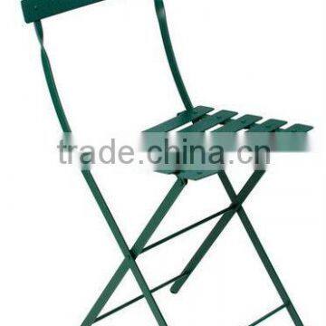 outdoor folding chairs used in restaurant