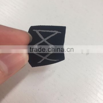 Hot sale custom high quiality eco-friendly centre fold garments woven labels