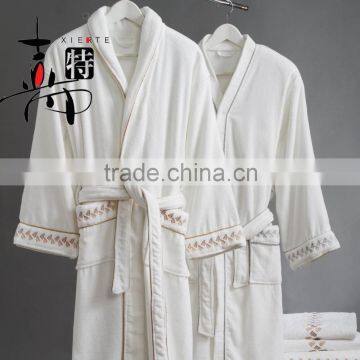 100% Cotton Super Soft Cut Velvet Style White Bathrobes for Hotel or Spa