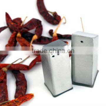 STAINLESS STEEL SALT PEPPER SET