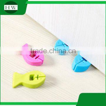 Kitchen Accessories Multipurpose Anti Slip Silicone Cartoon Fish Tableware Colander Soup Spoon Clip Rack Holder photo-5