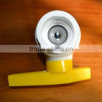 PP-R plastic ball valve with steel core inside made in China