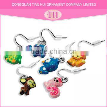 Wholesale low price high quality resin material glitter animals factory dangle earring