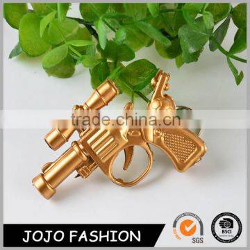 Custom made factory online design custom hard plastic gun keychain