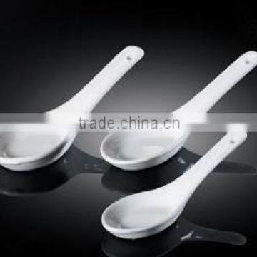 white ceramic soup spoon H4445