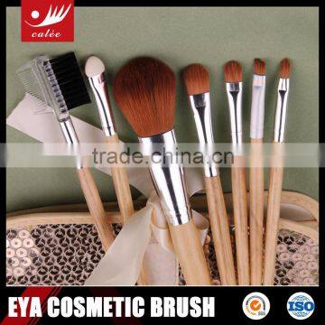 7-piece travel mini size makeup brush set for cute girl