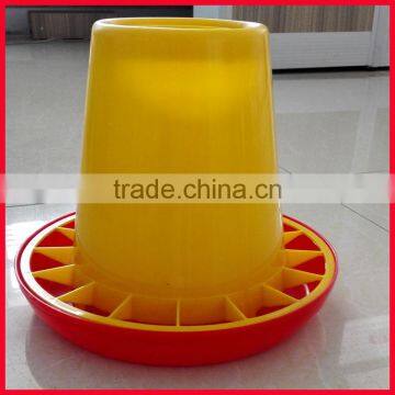 3 kg plastic manual chicken feeder