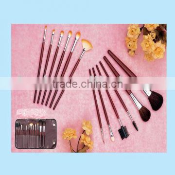 Cosmetic makeup brush