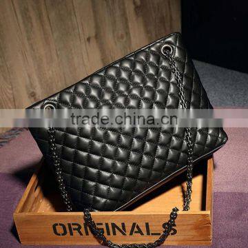 Famous Classic Black Handbag Lock Button Women Chain Bags photo-4