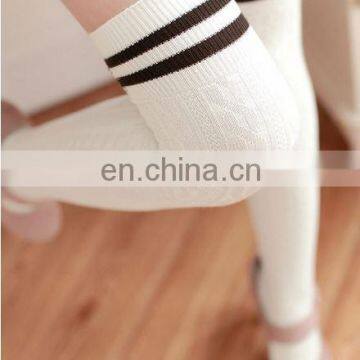 2015 Custom Fashion young women tube socks Professional Factory