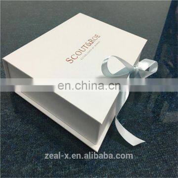 2017 Shiny ribbon white rigid box with rose gold stamping box for hot underwear