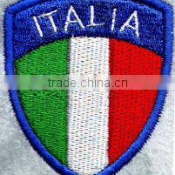 The high-quality ITALIA flag designs 100% custom embroidery badges.