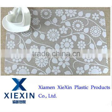 Manufacturer of fashion plastic placemats with customized offset printing