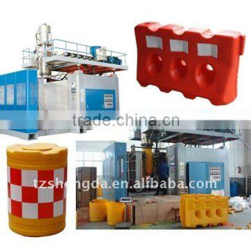 extrusion blow molding machine making road barricade