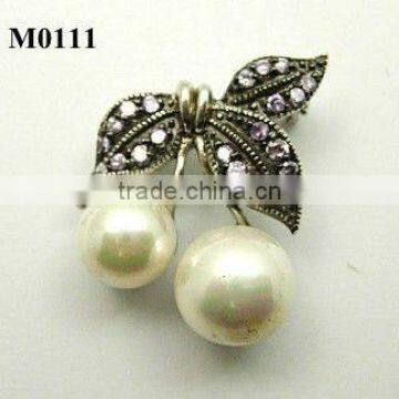 vintage pearl brooch with cubic zirconia