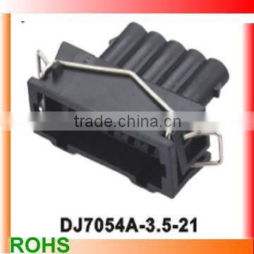 Automotive connector wiring harness plug terminal 5 hole shell