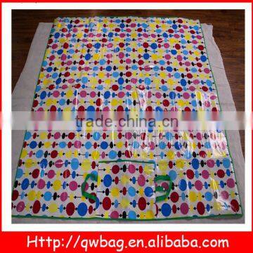 Waterproof laminated nonwoven fabric beach mat