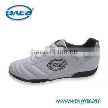 New arrival of Men's soccer shoe