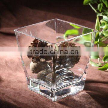 Clear glass vase