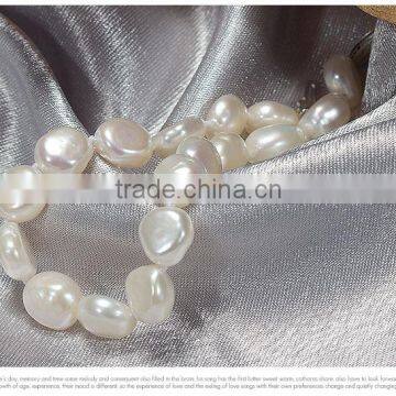 9-10mm white baroque freshwater pearl bracelet