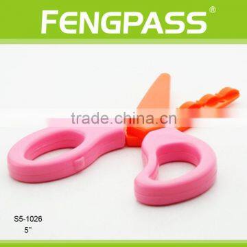 S5-1026 5 Inch Plastic Blades Baby Cutting Scissors photo-3