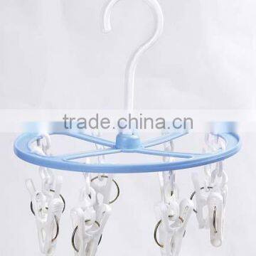 best sell plastic clothes hanger with clips