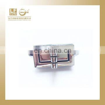 handbag metal closure