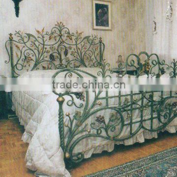 Fashion and antique iron beds