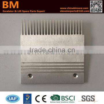 TR26021,Escalator Comb Plate 203*207*145,22T,Right