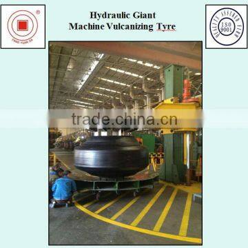 Hydraulic Giant Machine Vulcanizing Tyre photo-3