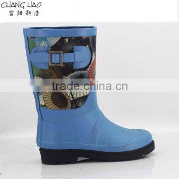 2016 new style women rubber rain boot bule ground has umbrella printed