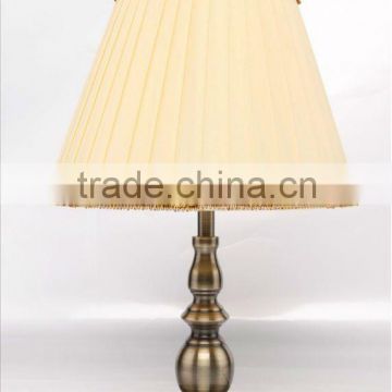 yellow shade Table top magnifying lamp