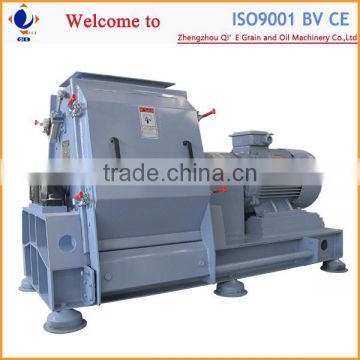 Animal feed mixing machine