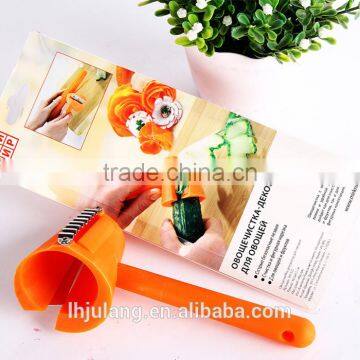 tri-blade plastic spiral vegetable slicer/plastic carrot peeler/slicer
