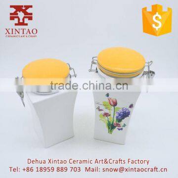 Hot Selling Kitchen Decorative Storage Ceramic Cookie Jar With Cover photo-4